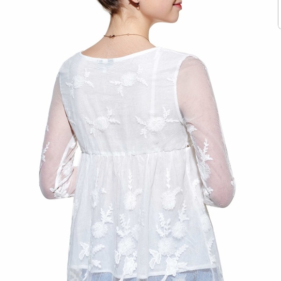 Lightweight white blouse - Picture 3 of 6